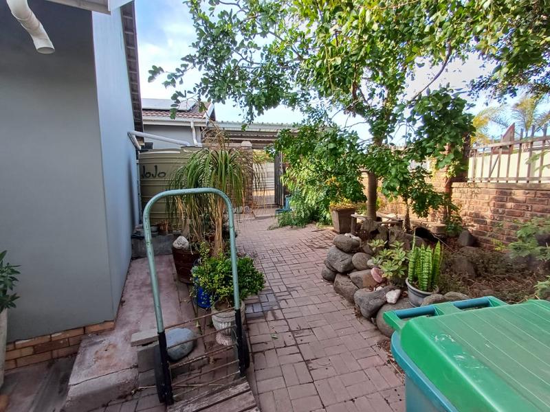 6 Bedroom Property for Sale in Vredenburg Western Cape